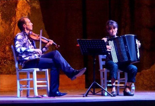 Gümüşlük Klasik Müzik Festivali Keman Ve Akordeonun Uyumuyla Başladı