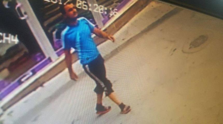 3 Hırsız &Ccedil;aldıkları Motosiklete Binip Ka&ccedil;tı