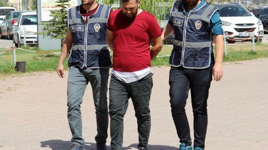 Akrabalarını &rsquo;zabıt Katibiyim&rsquo; Diyerek Dolandırdı