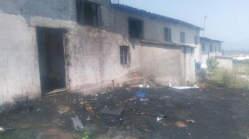 İznik&rsquo;te Meyve Alım Yerinde Yangın &Ccedil;ıktı