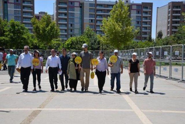 Hdp'nin Vicdan Ve Adalet Nöbeti 3'ncü Gününde