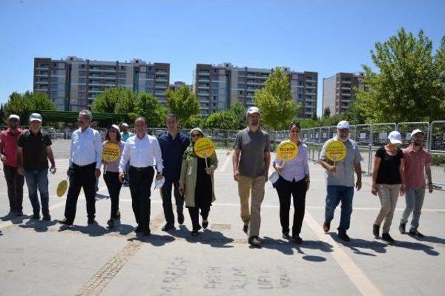 Hdp'nin Vicdan Ve Adalet Nöbeti 3'ncü Gününde