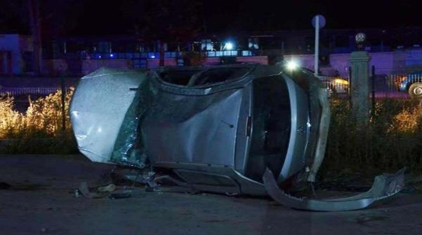 Otomobil Takla Attı: Liseli Kız &Ouml;ld&uuml;, 3 Yaralı