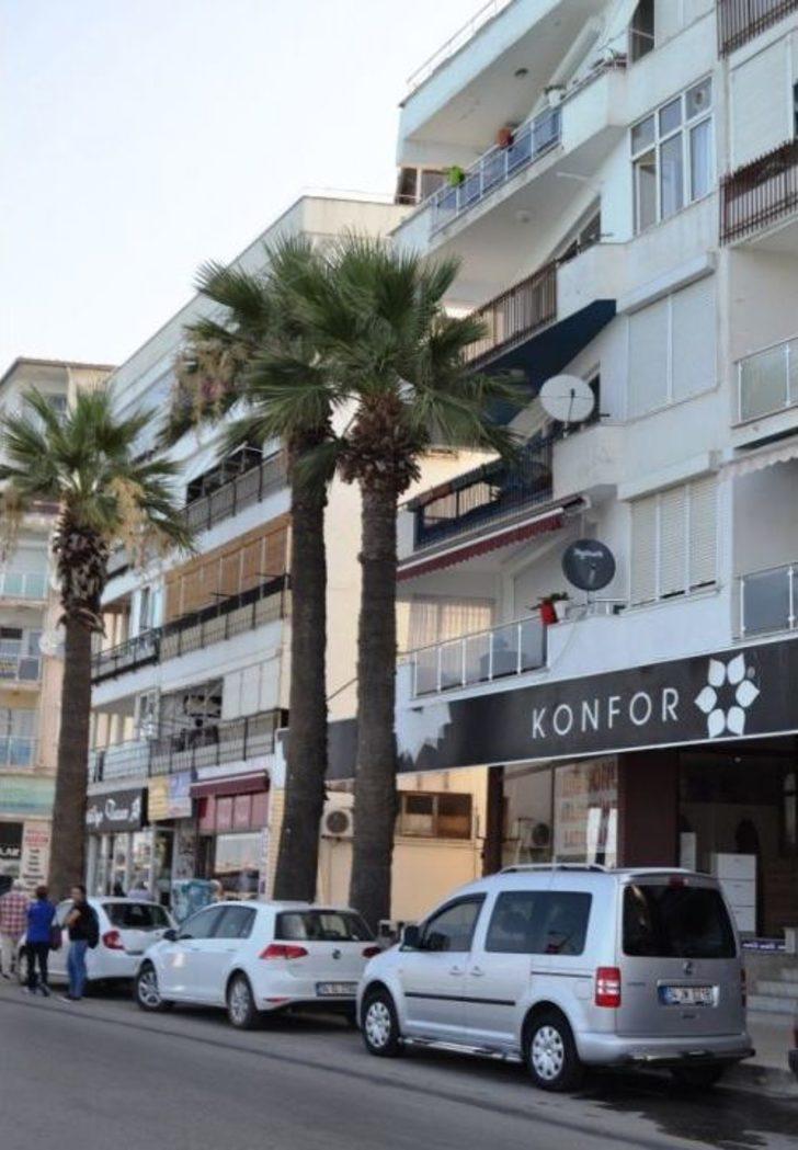 5.kattan Otomobilin Üzerine Düşen Kadın Hayatını Kaybetti G4