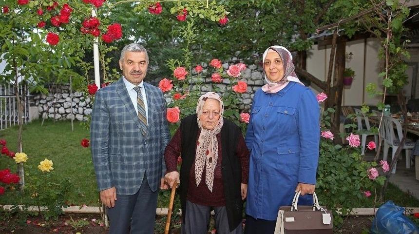 Başkan &Ccedil;elik, "iki Ayda 400&rsquo;e Yakın Yaşlımıza Evde Sosyal Destek Hizmeti Verdik"