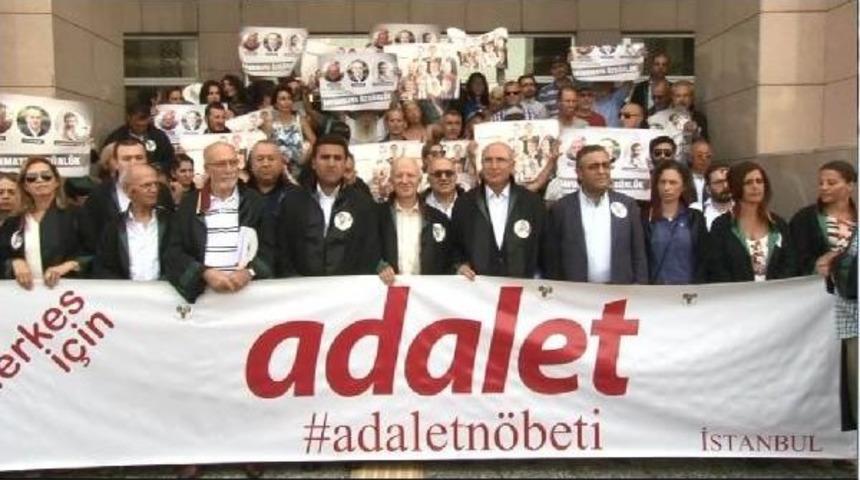 &Ccedil;ağlayan Adliyesi &Ouml;n&uuml;nde Avukatların 17. "adalet N&ouml;beti"