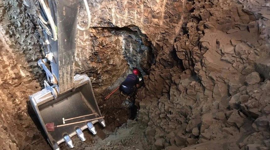 İtfaiye Yavru K&ouml;pek İ&ccedil;in 50 Metre Kazdı