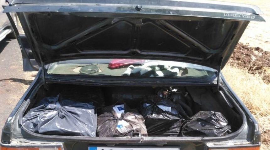 Otomobilden 2 Bin 350 Paket Kaçak Sigara Ele Geçirildi