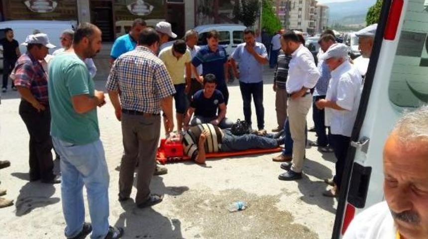 Yolcu Minib&uuml;s&uuml;, Bisiklet S&uuml;r&uuml;c&uuml;s&uuml;ne &Ccedil;arptı