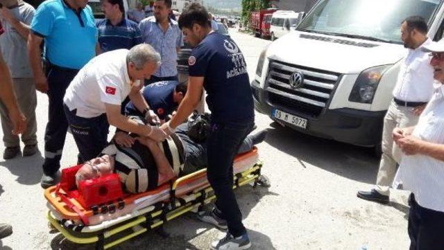 Yolcu Minib&uuml;s&uuml;, Bisiklet S&uuml;r&uuml;c&uuml;s&uuml;ne &Ccedil;arptı 1