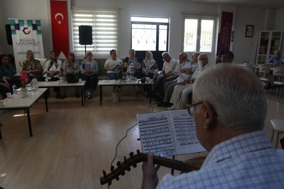 B&uuml;y&uuml;kşehir Belediyesinden Yaşlılara Meşguliyet Terapisi