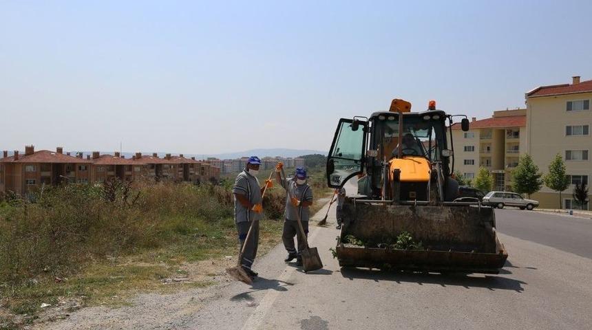 Adapazarı Belediyesi Tarafından Mahalleler Temizleniyor