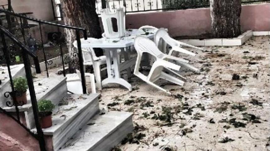 Fırtına, Marmara Ve Avşa'daki Tatilcileri Korkuttu