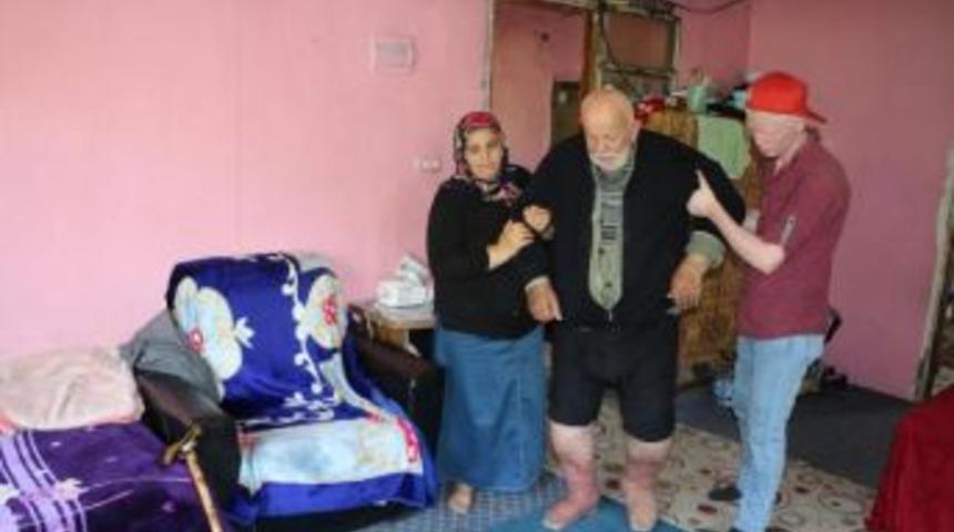 Ayaklarındaki &Ouml;dem Nedeniyle Y&uuml;r&uuml;yemiyor