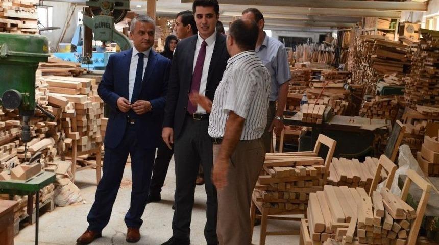 Sandalye İmalatında İşkur Ve Kadın Eli