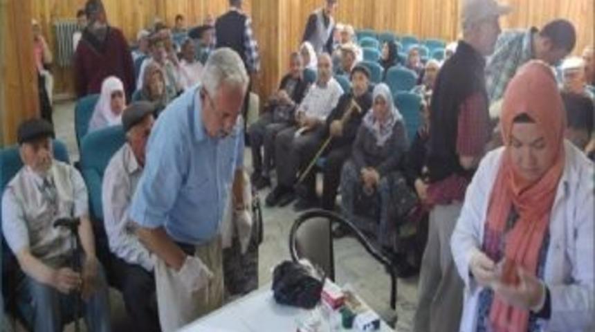 Sandıklı&rsquo;da Hacı Adaylarına Menenjit Aşısı Yapıldı