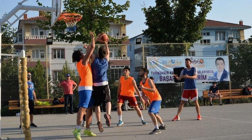 Boz&uuml;y&uuml;k&rsquo;te Turnuva Heyecanı