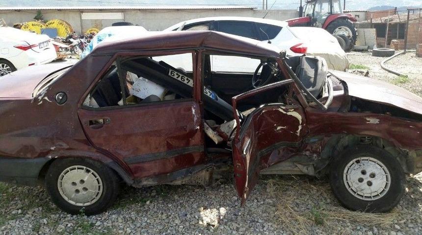 Alaşehir&rsquo;de Trafik Kazası: 1 &Ouml;l&uuml;, 4 Yaralı