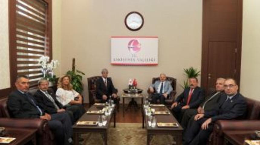 Muhtarlar Derneğinden Vali&rsquo;ye Ziyaret