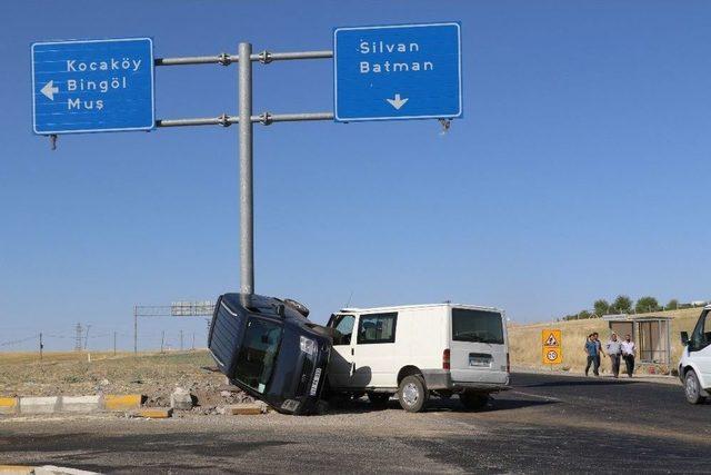Diyarbakır&rsquo;da Trafik Kazası: 5 Yaralı 1