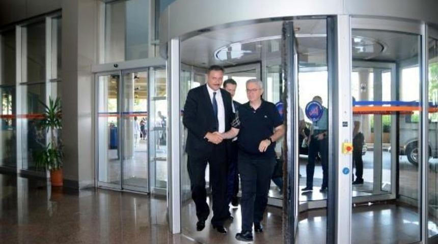 T&uuml;bitak Başkanı, &Ouml;zışık Ailesini Ziyaret Etti