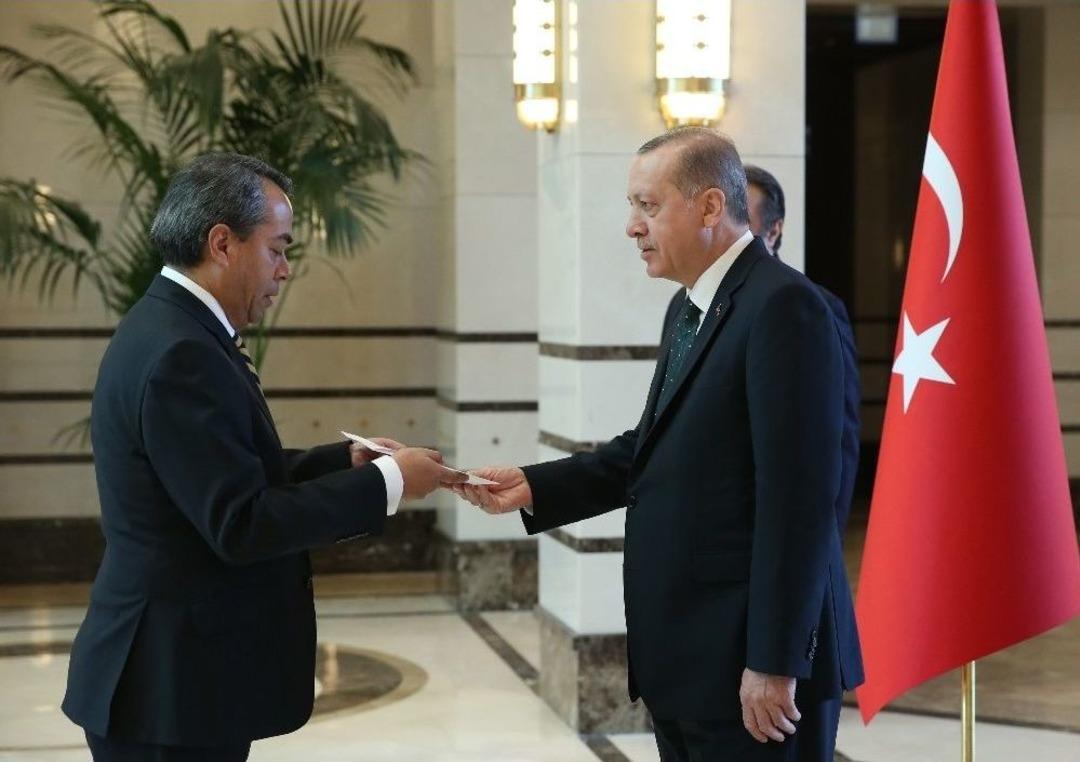 Cumhurbaşkanı Erdoğan&rsquo;ın G&uuml;ven Mektuplarını Kabul&uuml;