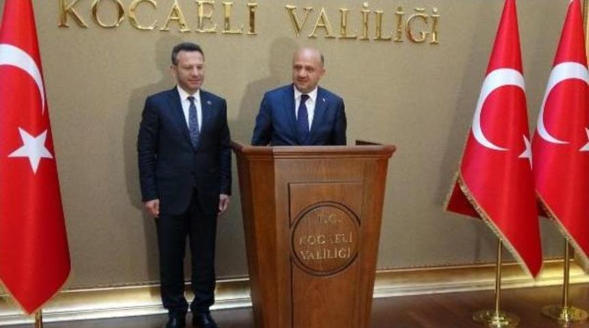 Başbakan Yardımcısı Işık, Ilk Resmi Ziyaretini Kocaeli Valiliği'ne Yaptı