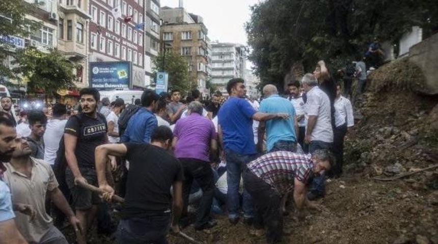 Kurtuluş'ta Duvar &Ccedil;&ouml;kmesinden Hemen Sonrası Kamerada