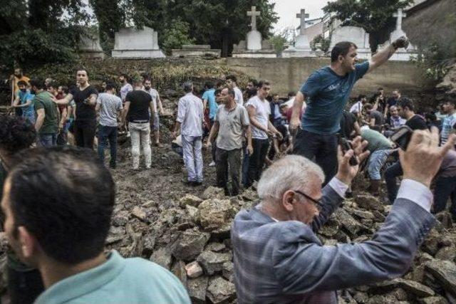 Kurtuluş'ta Duvar Çökmesinden Hemen Sonrası Kamerada