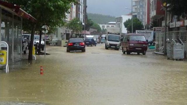 Çanakkale'de Sağanak Yağmur, Hayatı Olumsuz Etkiledi