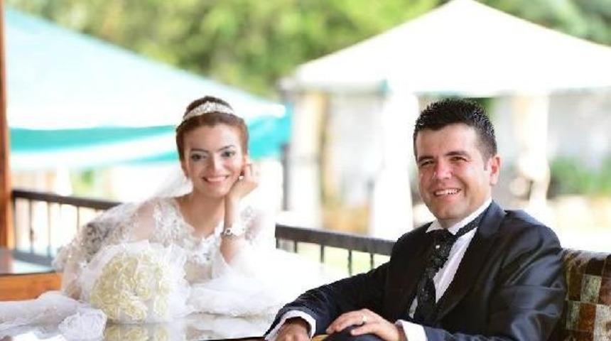 Polis Memuru Ve Hemşire Eşi Evde &Ouml;l&uuml; Bulundu