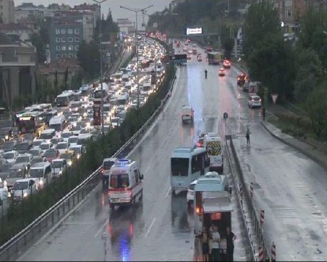 D-100 Yaklaşık 1 Saat Trafiğe Kapandı