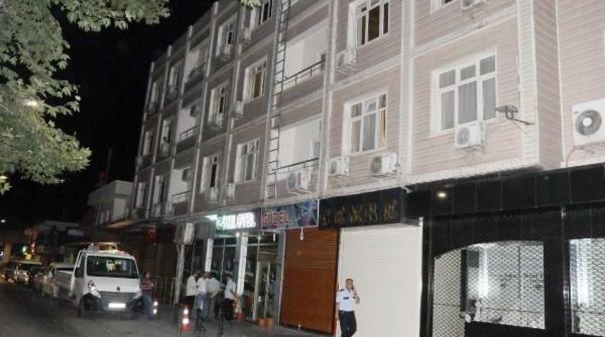 Gen&ccedil; Operat&ouml;r, Otel Odasında &Ouml;l&uuml; Bulundu