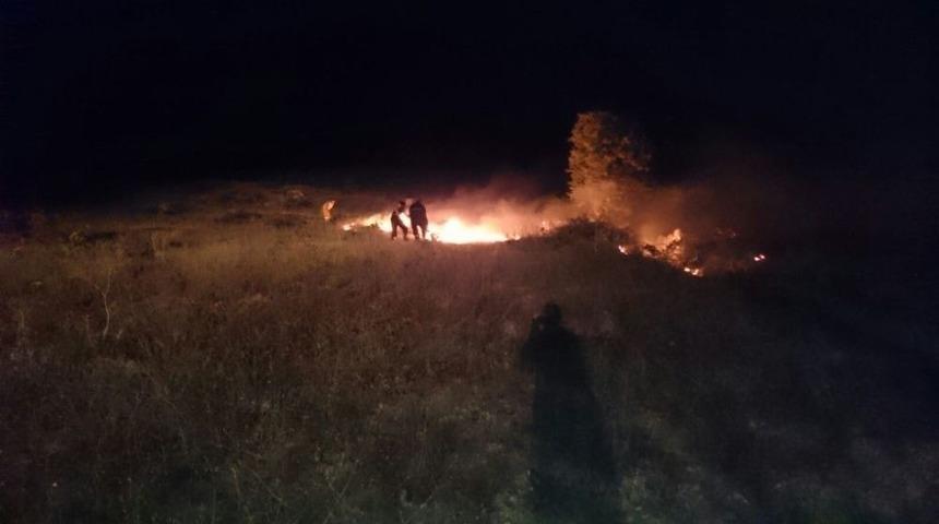 Ormanlık Alanı Ateşe Verip Ka&ccedil;tılar