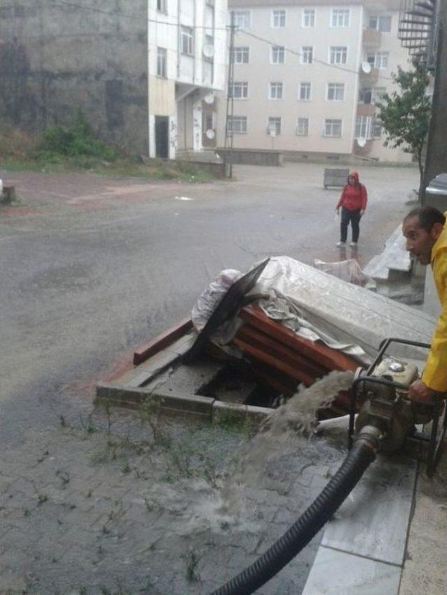 Ümraniye Belediyesi Yağış Sonrası Seferber Oldu