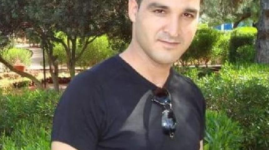 Direkte Akıma Kapılan Elektrik Teknisyeni &Ouml;ld&uuml;