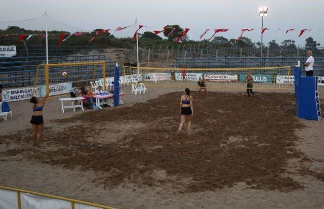 Manavgat’ta Plaj Voleybolu Heyecanı Başladı