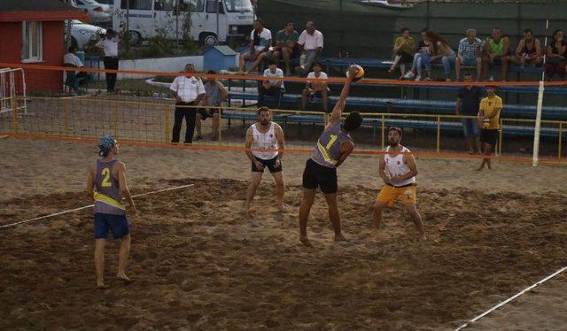 Manavgat’ta Plaj Voleybolu Heyecanı Başladı