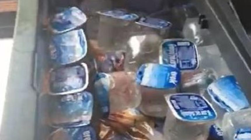 Otob&uuml;s&uuml;n Buzdolabından Uyuşturucu &Ccedil;ıktı