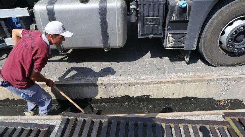 Burhaniye&rsquo;de Mazgallar Temizlendi