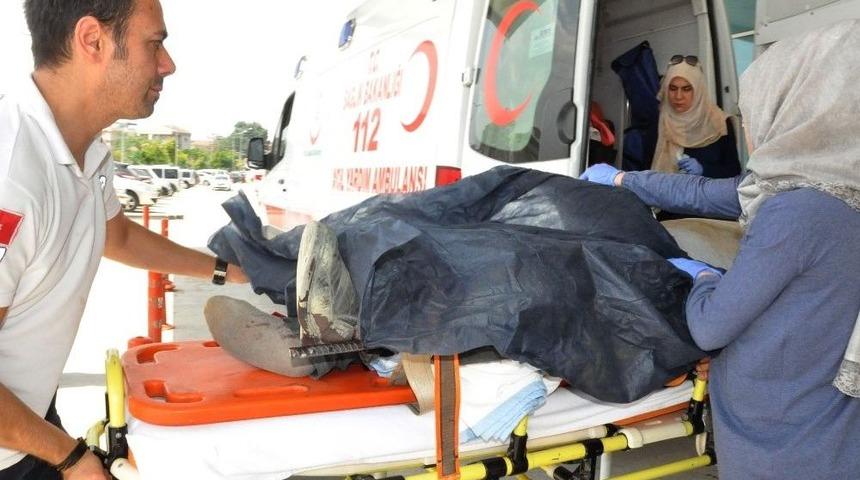 &Uuml;zerine D&uuml;şt&uuml;ğ&uuml; Demir V&uuml;cuduna Saplandı