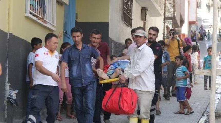 Şanlıurfa'da Inşaattan D&uuml;şen Iş&ccedil;i Yaralandı