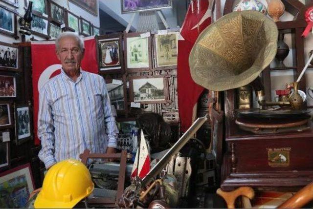 Eski Fotoğraf Ve Eşyaları 'anı Evi'nde Sergiliyor