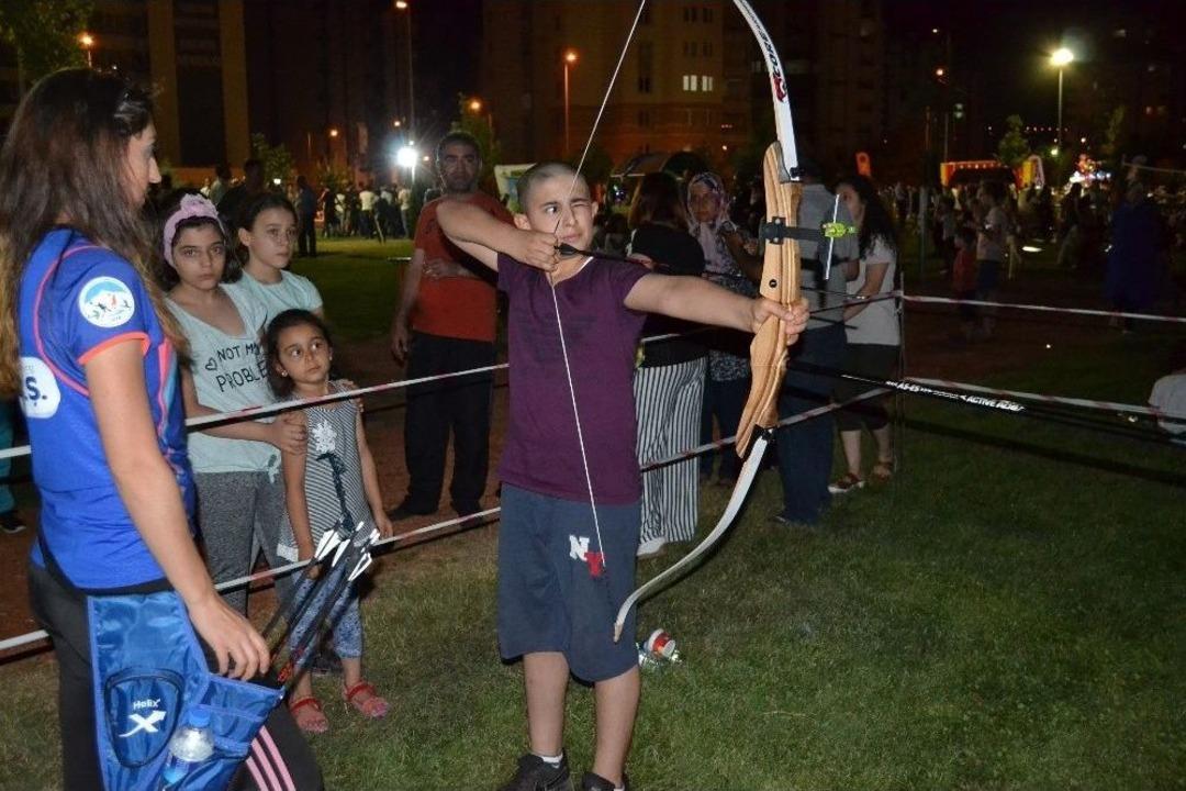 B&uuml;y&uuml;kşehir 20 G&uuml;nde 30 Bin Kişiye Spor Yaptırdı