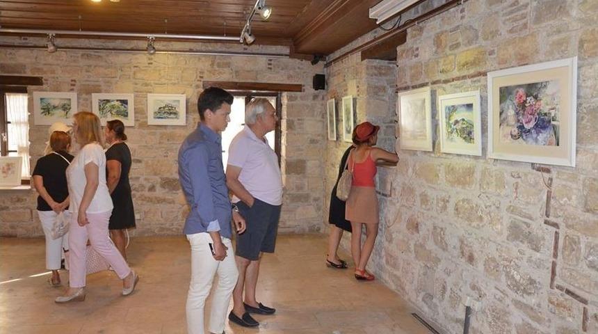 Kuşadası&rsquo;nda &rsquo;duygudan Renge&rsquo; Resim Sergisi A&ccedil;ıldı