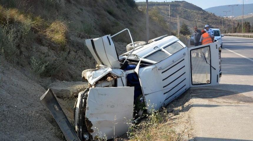 Hastane Yolunda Kaza Yapan Yaşlı &Ccedil;ifti &Ouml;l&uuml;m Ayırdı