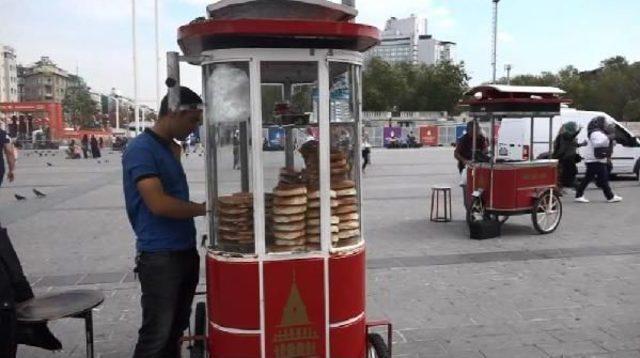 Taksim'de Afetin Sembol Simitçisi O Anları Anlattı