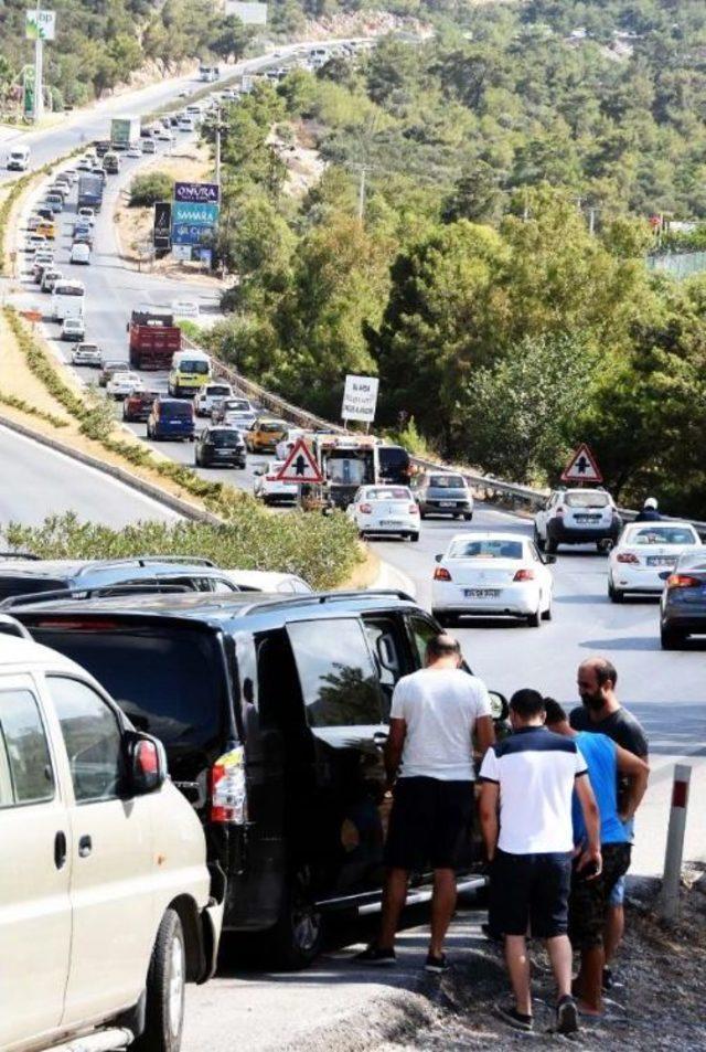 İstanbul'da Fırtına Ve Doludan Kaçanlar Bodrum'a Geldi