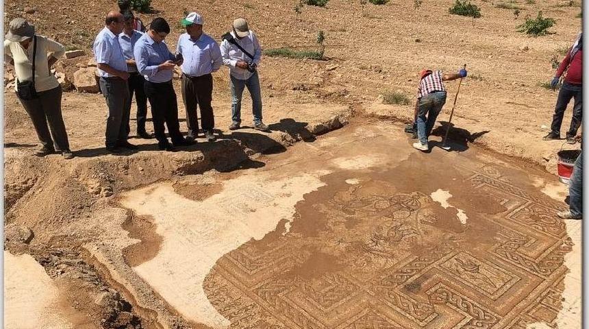 Elbeyli&rsquo;de Mozaik Kurtarma Kazısı