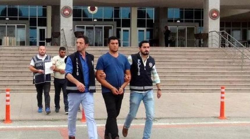 Demiryolu Işçisini Gasp Eden Iki Şüpheli Tutuklandı